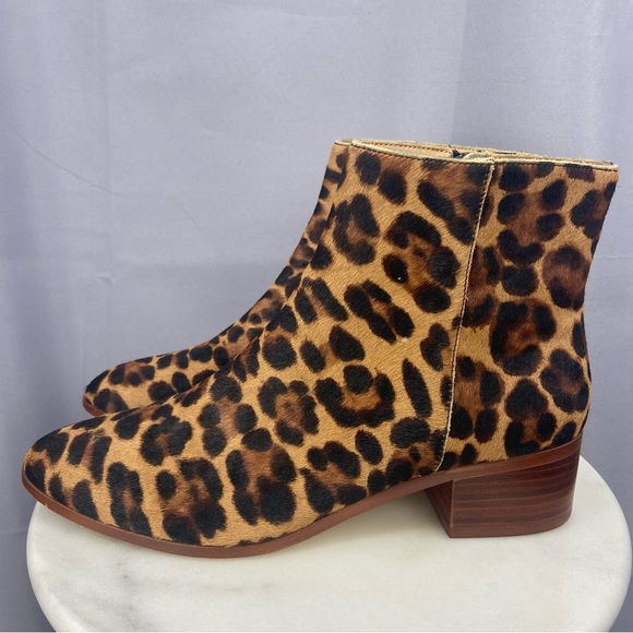 J.Crew Walker Leopard Print Calf Hair Ankle Boots Size 9 - Picture 3 of 9